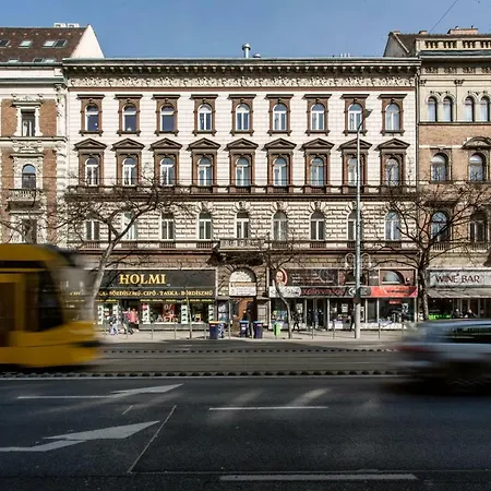 St. Stephen Boulevard Apartment